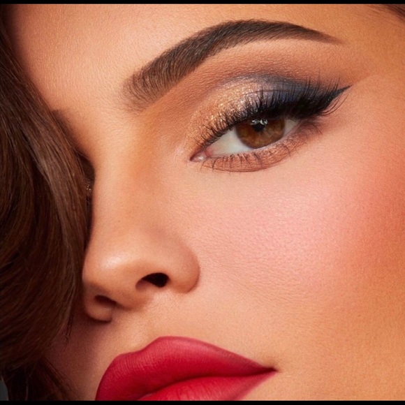 Kylie Cosmetics Sailor Eyeshadow Palette - Picture 3 of 5